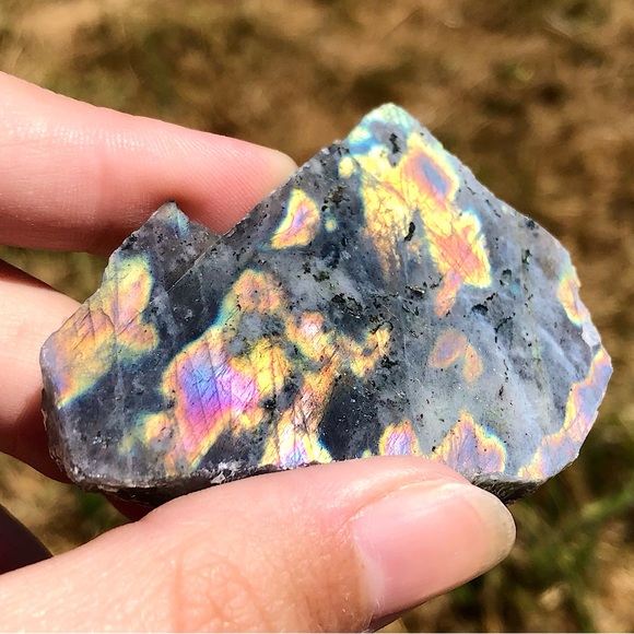Flashy Rainbow Labradorite - Picture 1 of 3